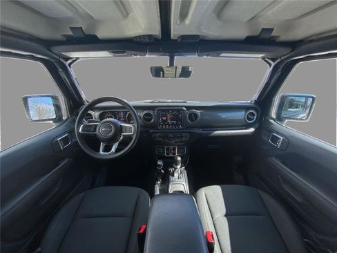 Used 2023 Jeep Wrangler Sahara image 22
