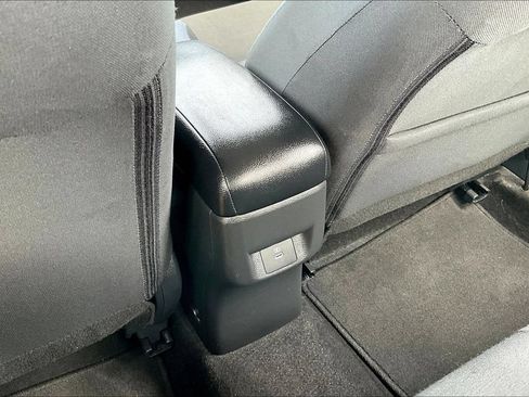 Used 2025 Nissan Versa SV FWD image 11