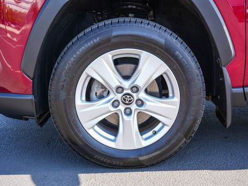 Certified 2020 Toyota RAV4 XLE w/ XLE Grade Weather Package AWD/4WD image 13