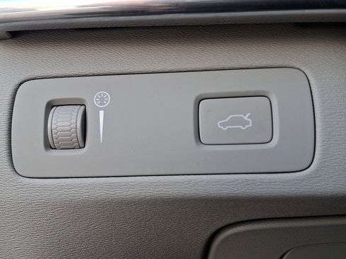 Used 2020 Volvo XC90 T6 Momentum image 26