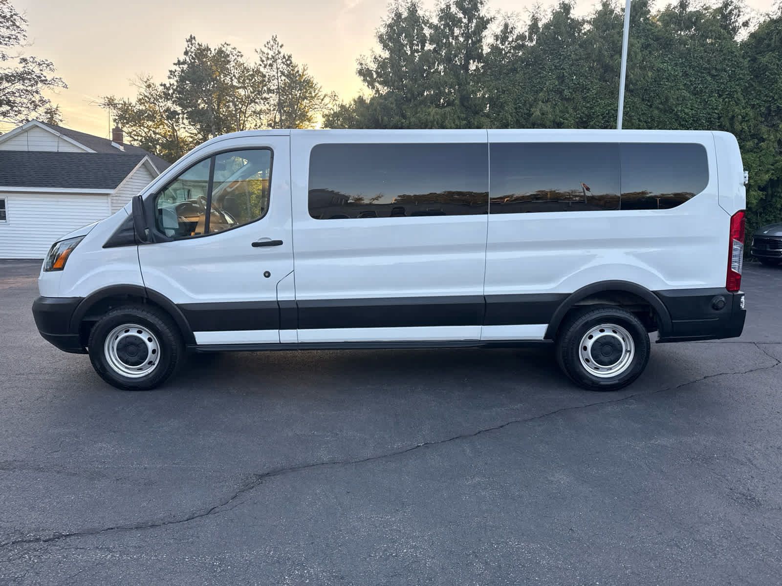Used 2019 Ford Transit 350 XL RWD image 6