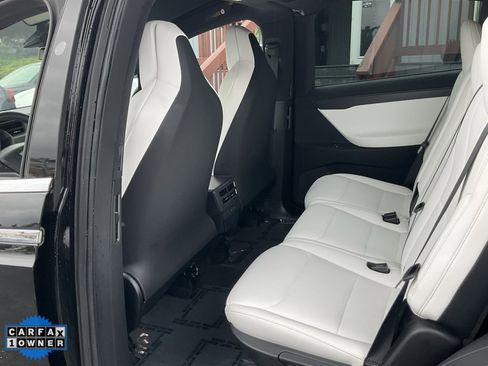 Used 2018 Tesla Model X 75D image 26