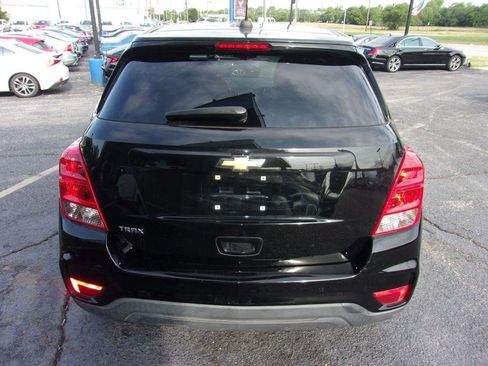 Used 2020 Chevrolet Trax LS w/ Tint and Cruise Package FWD image 5