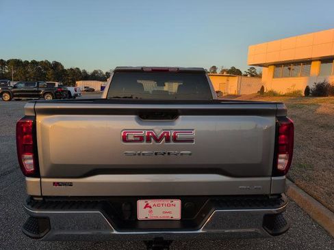 New 2025 GMC Sierra 1500 SLE image 3