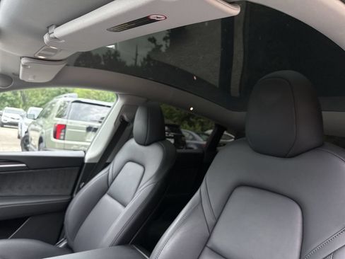 Used 2024 Tesla Model Y Long Range AWD/4WD image 16