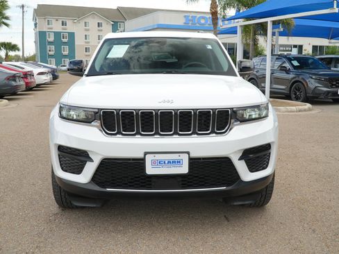 Used 2024 Jeep Grand Cherokee Laredo X RWD image 2