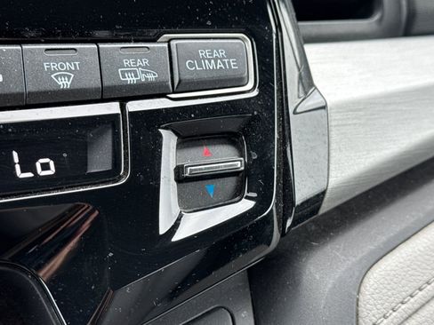 Used 2023 Honda Odyssey EX-L image 32