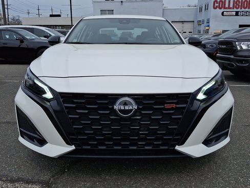Used 2024 Nissan Altima 2.5 SR FWD image 7