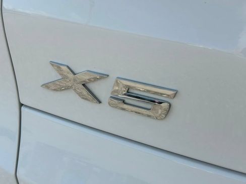 Used 2025 BMW X5 xDrive50e AWD/4WD image 56
