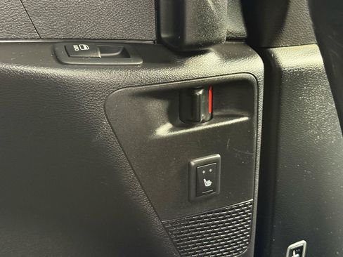 Used 2019 Chrysler Pacifica Touring-L FWD image 43
