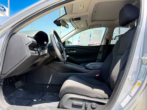 Used 2025 Honda Accord SE image 17