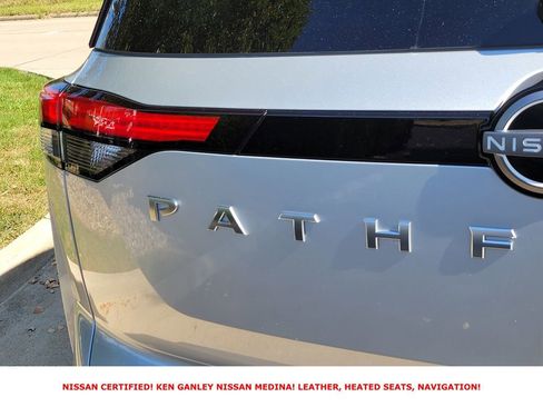 Certified 2025 Nissan Pathfinder SL image 16