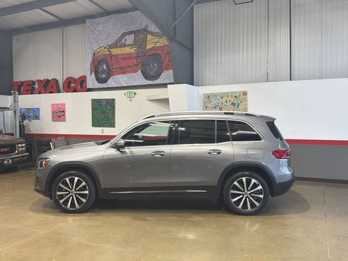 Used 2022 Mercedes-Benz GLB 250 4MATIC image 45