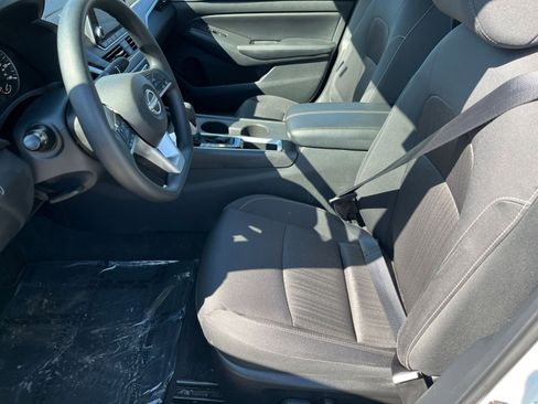 Used 2025 Nissan Altima 2.5 SV image 27