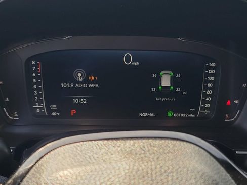 Used 2023 Honda Pilot Elite image 25