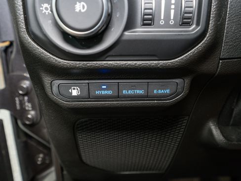 Used 2021 Jeep Wrangler Unlimited Sahara w/ Cold Weather Group image 30