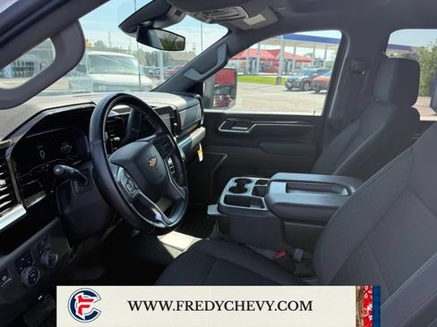 Used 2025 Chevrolet Silverado 2500 LT w/ Convenience Package AWD/4WD image 15