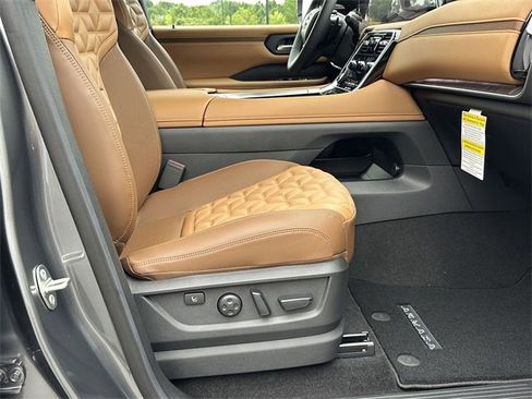 New 2025 Nissan Armada Platinum Reserve image 14