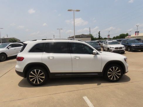 Used 2023 Mercedes-Benz GLB 250 image 8