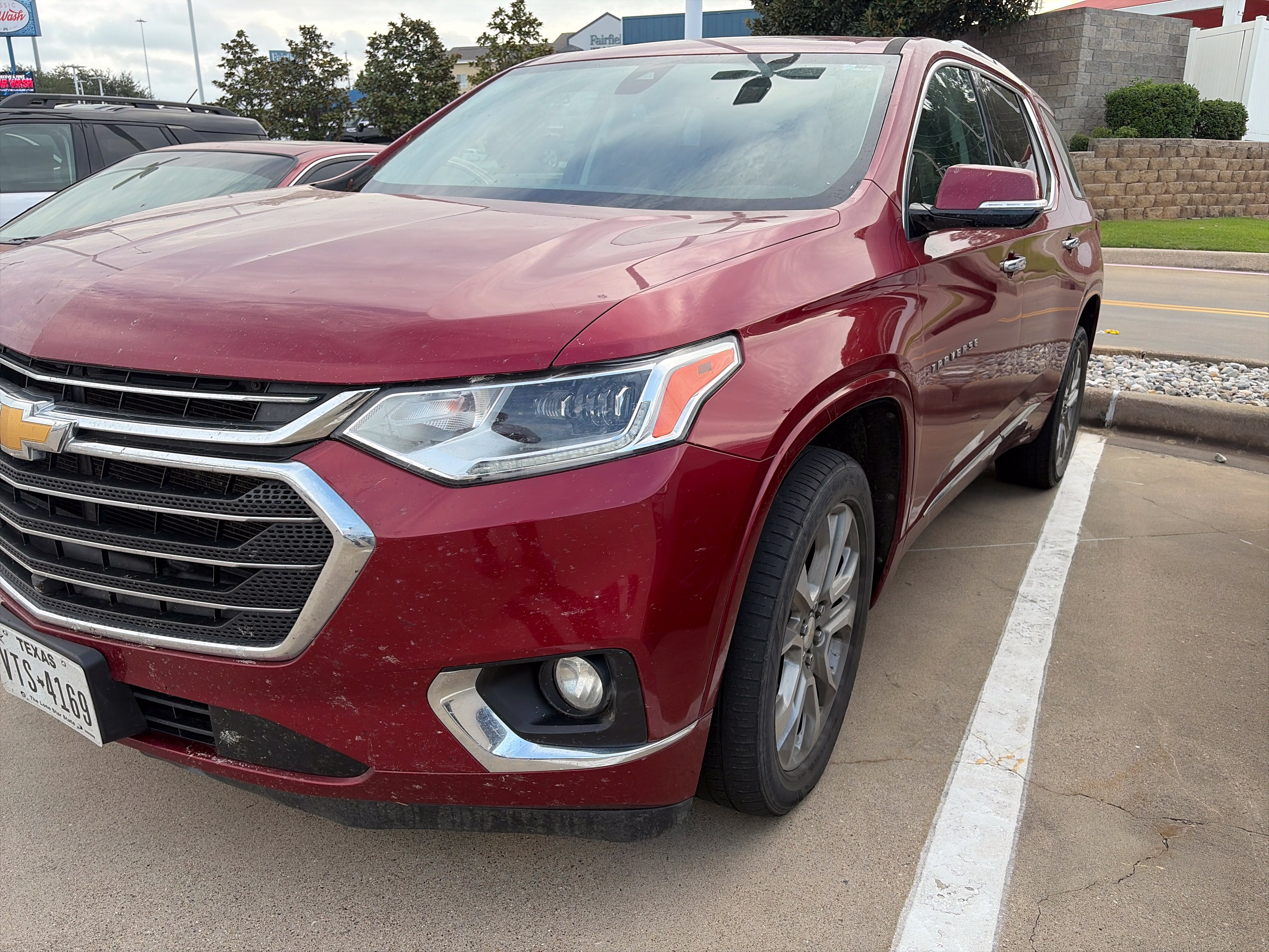 Used 2020 Chevrolet Traverse Premier FWD image 1