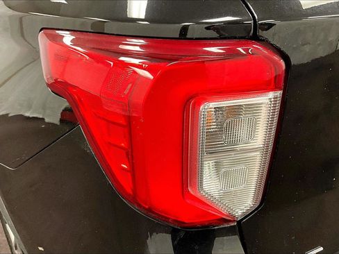 Certified 2022 Ford Explorer XLT w/ Equipment Group 202A image 29