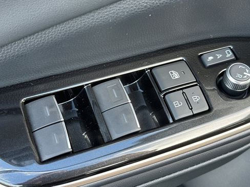 New 2026 Toyota Crown XLE image 12