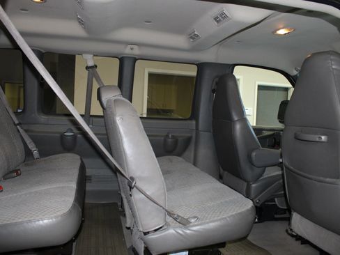 Used 2005 Chevrolet Express 3500 Extended Passenger w/ LS Preferred Equipment Group RWD image 28
