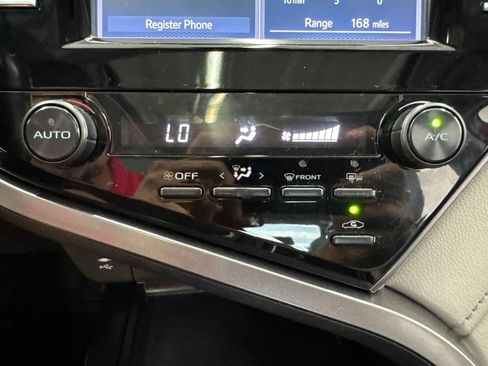 Certified 2019 Toyota Camry SE w/ Convenience Package FWD image 29