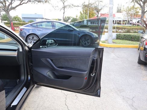 Used 2018 Tesla Model 3 Long Range image 24