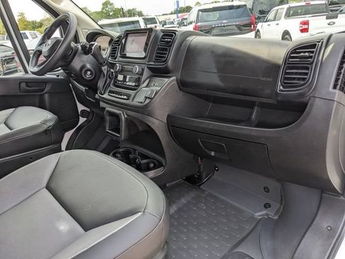 Used 2024 RAM ProMaster 2500 w/ Convenience Group FWD image 14