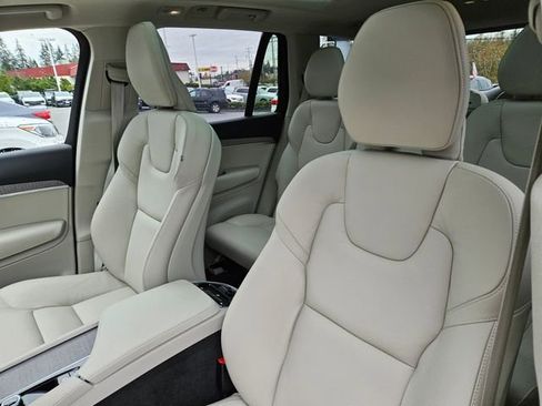 Certified 2025 Volvo XC90 B6 Plus w/ Protection Package Premier AWD/4WD image 11
