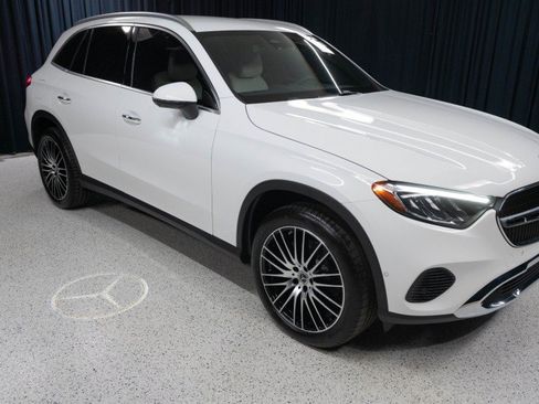 New 2026 Mercedes-Benz GLC 300 image 3