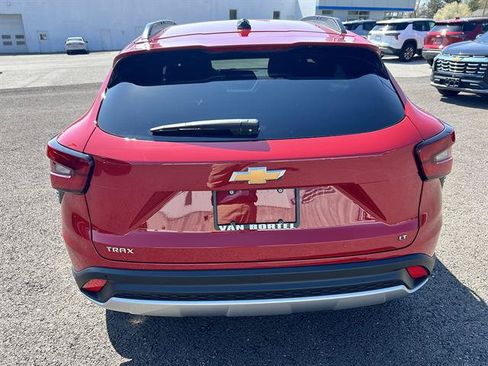New 2026 Chevrolet Trax LT w/ Driver Confidence Package FWD image 4