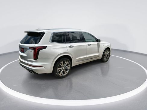 Used 2021 Cadillac XT6 Premium Luxury FWD image 8