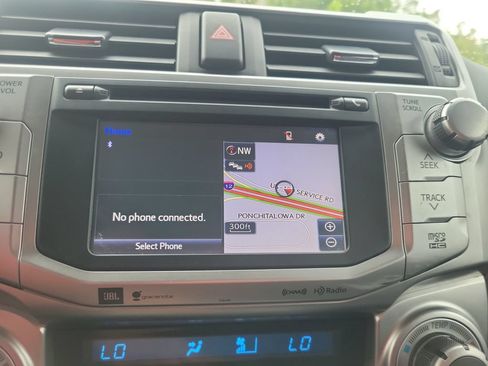 Used 2018 Toyota 4Runner Limited RWD image 19