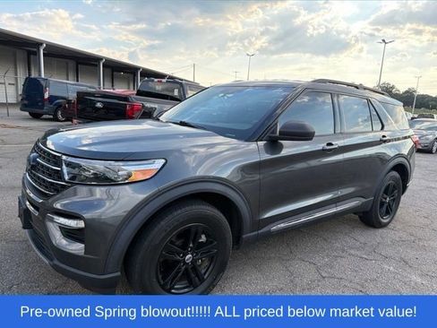 Used 2020 Ford Explorer XLT w/ Equipment Group 202A AWD/4WD image 3