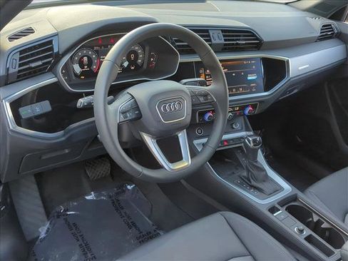Certified 2025 Audi Q3 2.0T Premium w/ Convenience Package image 10