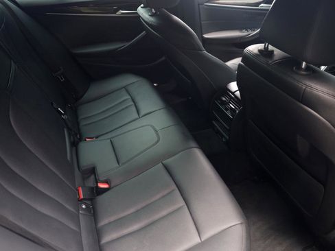 Used 2019 BMW 530i w/ Convenience Package RWD image 39