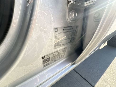 Used 2020 Chevrolet Silverado 1500 LT image 32