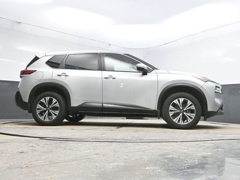 Used 2023 Nissan Rogue SV image 31