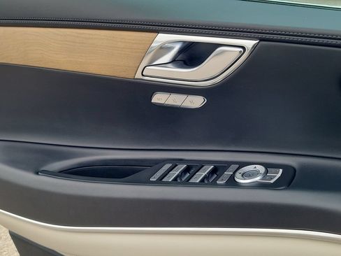 Used 2024 Genesis GV80 3.5T AWD/4WD image 21