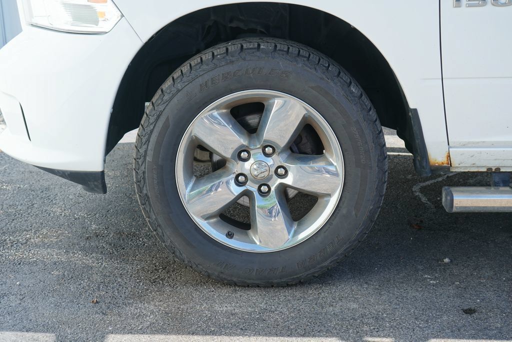 Used 2018 RAM 1500 Express w/ Express Value Package AWD/4WD image 6