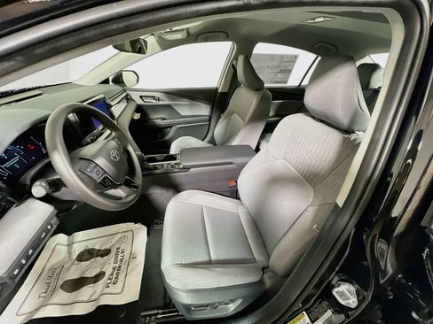 Used 2025 Toyota Camry LE w/ Convenience Package AWD/4WD image 16