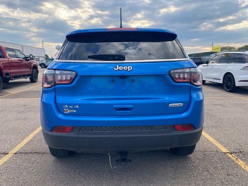 Used 2024 Jeep Compass Latitude w/ Convenience Group AWD/4WD image 8