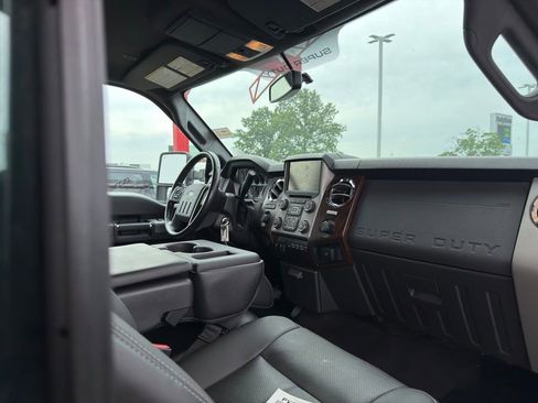 Used 2016 Ford F250 Lariat w/ Lariat Interior Package AWD/4WD image 40