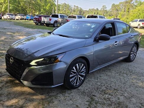 Used 2024 Nissan Altima 2.5 SV FWD image 4