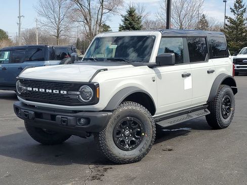 New 2026 Ford Bronco Big Bend w/ Black Diamond Package AWD/4WD image 1