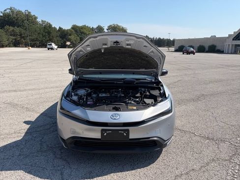 Used 2025 Toyota Prius LE FWD image 16
