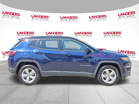 Used 2019 Jeep Compass Latitude w/ Cold Weather Group AWD/4WD image 2