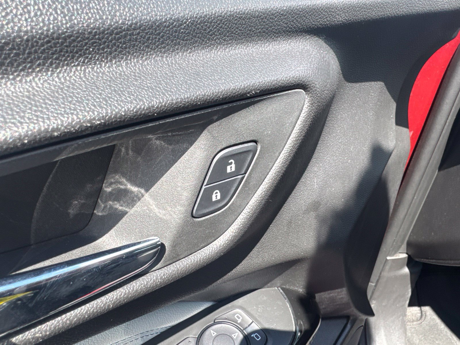 Used 2025 Chevrolet Trax LT FWD image 15